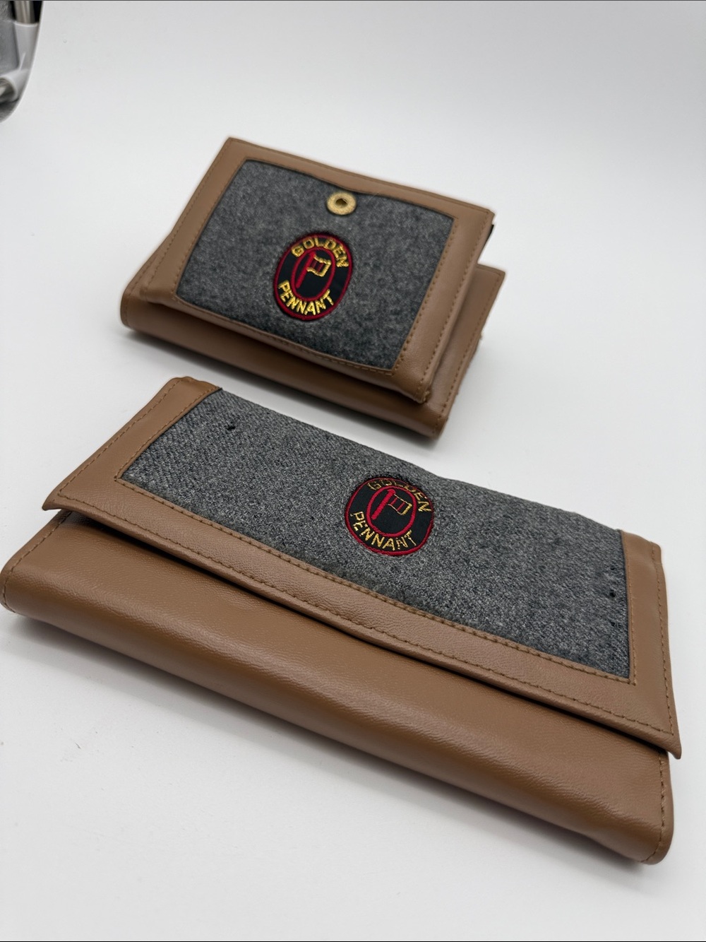 Golden Pennant Preppy Wallet Gray Felt Tan Kiss Lock Clutch Retro